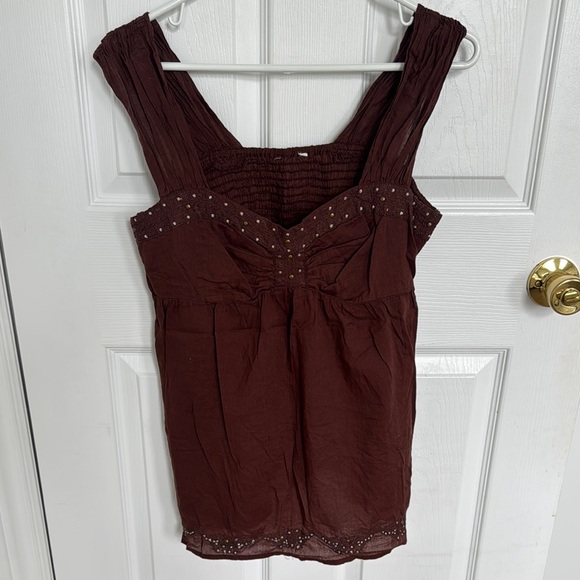 Tops - Elegant Brown Sleeveless Top